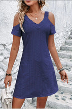 Vrouwen casual jurk met elegante cold shoulder – luchtig katoenmix met een oogjesdesign voor de zomer