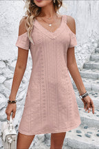 Vrouwen casual jurk met elegante cold shoulder – luchtig katoenmix met een oogjesdesign voor de zomer