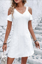 Vrouwen casual jurk met elegante cold shoulder – luchtig katoenmix met een oogjesdesign voor de zomer