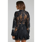 Vrouwelijke kanten mini jurk met lange mouwen - elegante casual jurk voor speciale gelegenheden