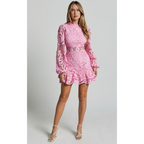 Vrouwelijke kanten mini jurk met lange mouwen - elegante casual jurk voor speciale gelegenheden