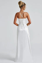 Dames feestjurk - betoverende satijnen jurk in zwart voor avondkleding - chique zijsplit ontwerp