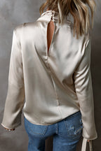 Dames satin blouse in elegant beige met lange mouwen - stijlvol draperingstop voor veelzijdige looks