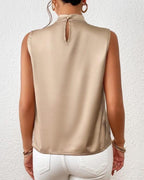 Dames satijnen mouwloze top met twist-halsdetails - stijlvolle blouse voor kantoor en avond