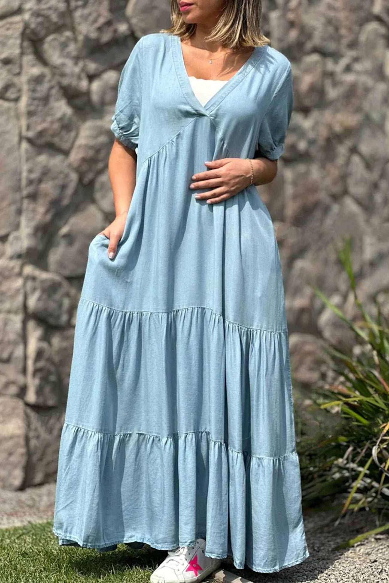 Dames tiered maxi jurk met korte mouwen - flatterende v-hals casual zomeroutfit