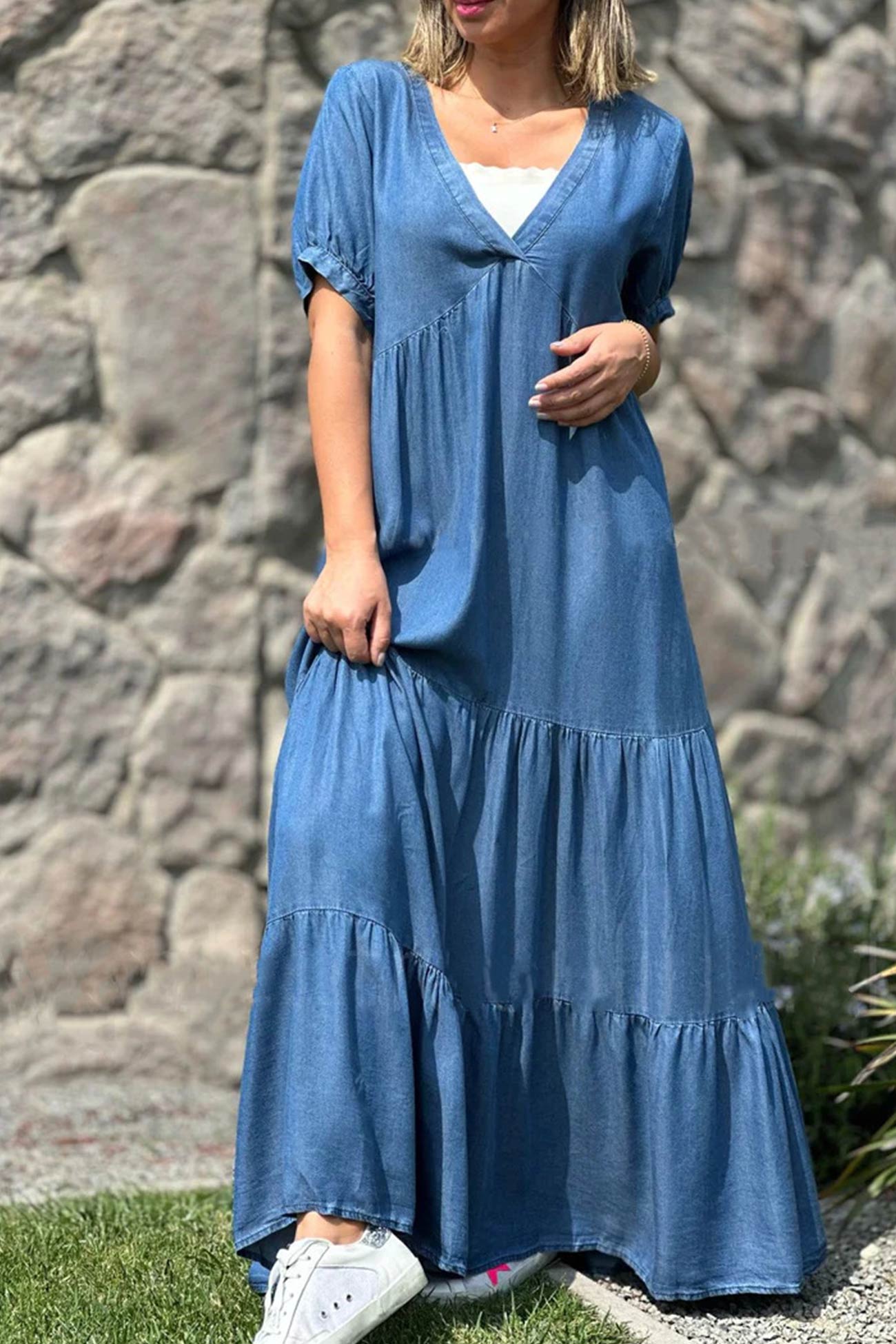 Dames tiered maxi jurk met korte mouwen - flatterende v-hals casual zomeroutfit