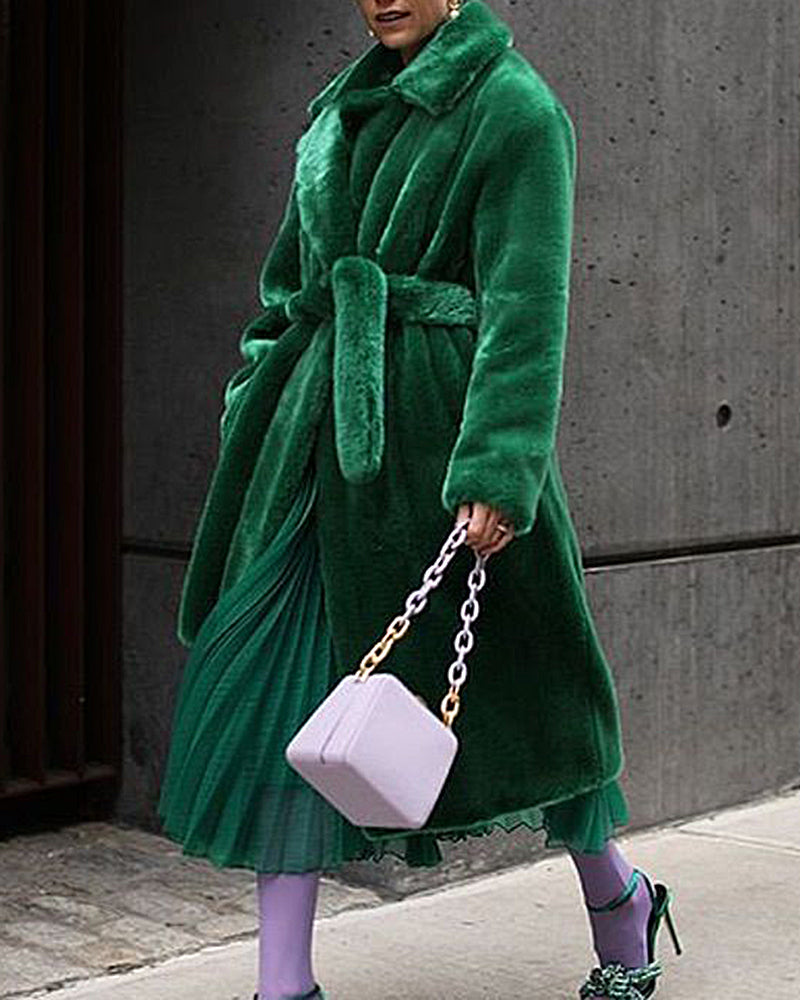 Lange jas van imitatiebont - damesjas met riem van luxe pluche - Bakkermode.nl