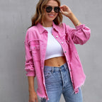 Oversized denim blouse - dames spijkerjack met gerafelde details en knoopsluiting - Bakkermode.nl
