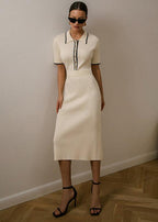 Geribde midi-jurk met polokraag - elegante dames gebreide jurk - Bakkermode.nl