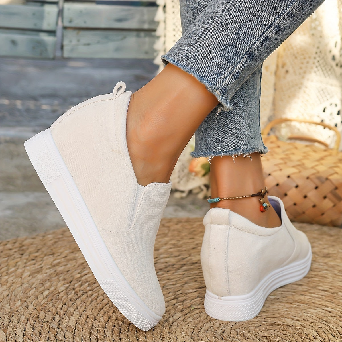 Slip-on suede sneakers - casual dames sneakers met wedge zool