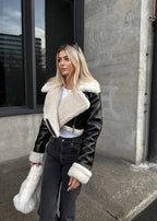 Leren damesjas met sherpa-accent - korte zwarte jas met ritssluiting - Bakkermode.nl