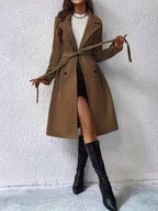 Trenchcoat - stijlvolle lange damesjas met strikriem en knoopdetails