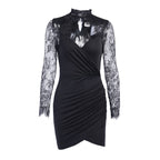 Zwarte mini jurk met kantaccenten en hoge hals - elegante avondjurk voor vrouwen