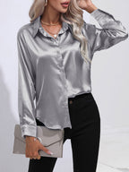 Satin blouse met knopen - elegante dames blouse met lange mouwen