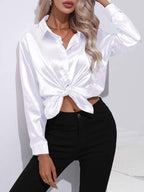 Satin blouse met knopen - elegante dames blouse met lange mouwen