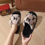 Trendy pantoffels - dames huis slippers met letters patroon en faux fur - Bakkermode.nl