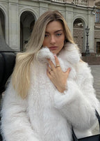 Luxe korte damesjas van imitatiebont - elegante witte winterjas - Bakkermode.nl