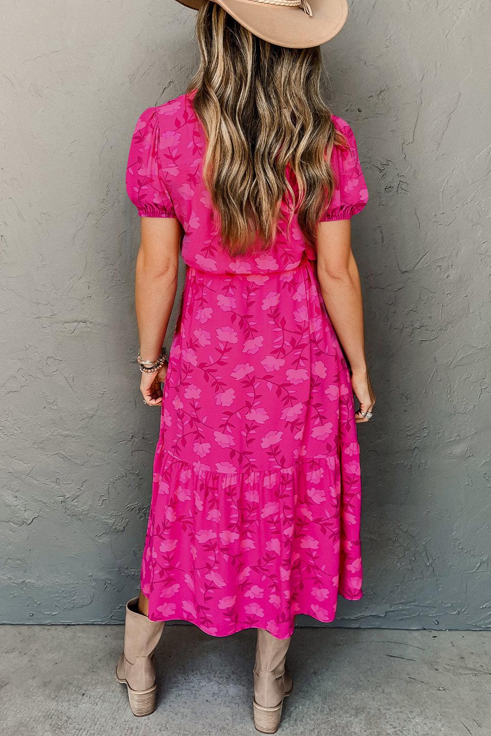 Roze bloemen tiered midi jurk - stijlvolle en veelzijdige outfit