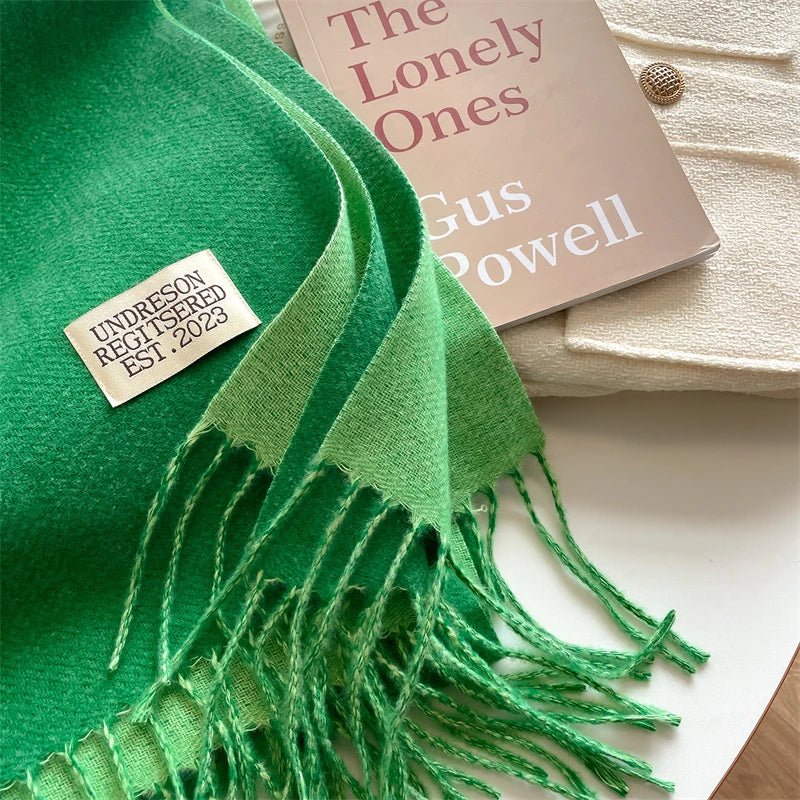 Luxe wollen sjaal - zachte dames wrap met franjes - Bakkermode.nl