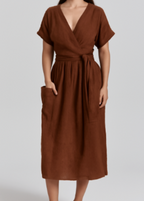 Linnen wikkeljurk met tailleceintuur - elegante midi jurk voor dames