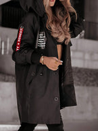 Stijlvolle dames parka - lange jas met capuchon, verstelbaar trekkoord en rits - Bakkermode.nl