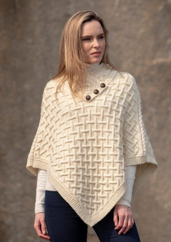 Aran superzachte merinowollen poncho - elegante natuurlijke damestrui