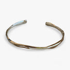 Cuff armband - elegante, textuurrijke damesaccessoire