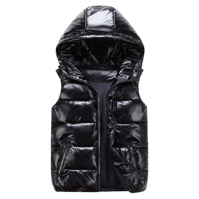 Gevoerde gilet met capuchon - trendy vrouwelijke mouwloze jas
