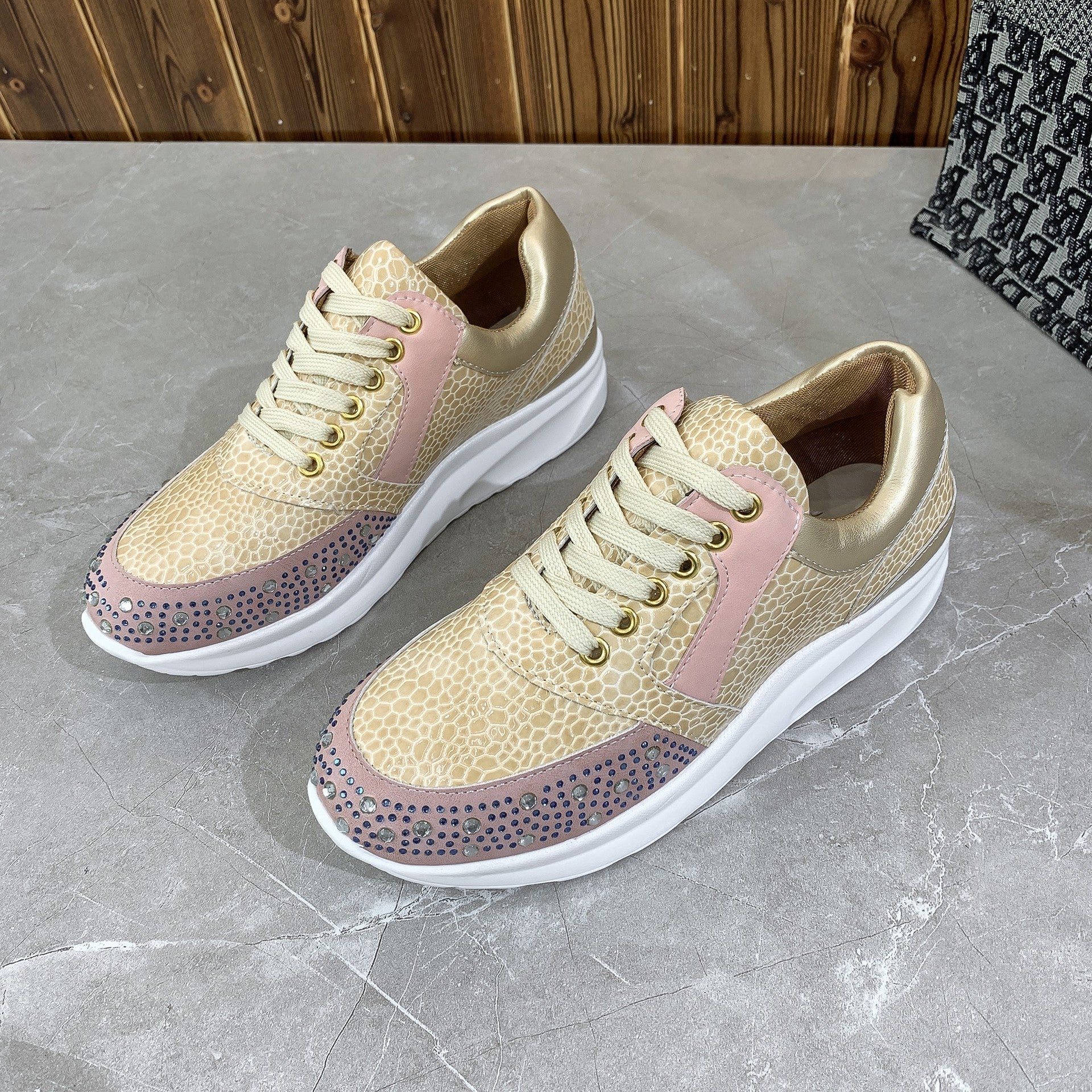 Dames casual sneakers - gezellige veterschoenen voor alledag