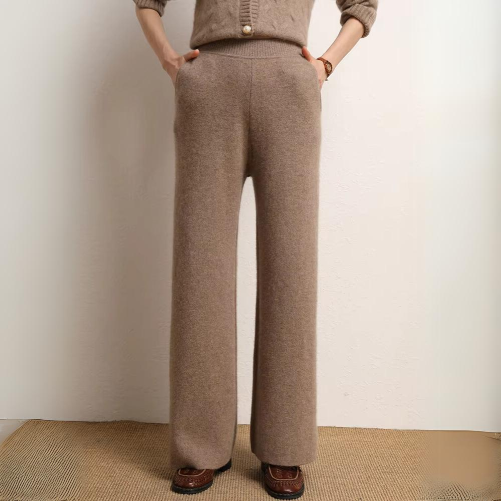 Gebreide cashmere broek - luxe damesbroek met wijde pijpen - Bakkermode.nl