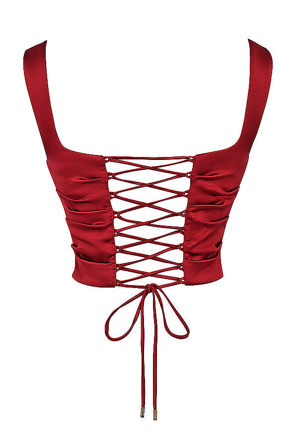 Rode satijnen maxi-jurk - verfijnde avondoutfit voor dames