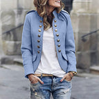 Militaire blazer - getailleerd dames jasje met gouden knopen en schouderdetails - Bakkermode.nl